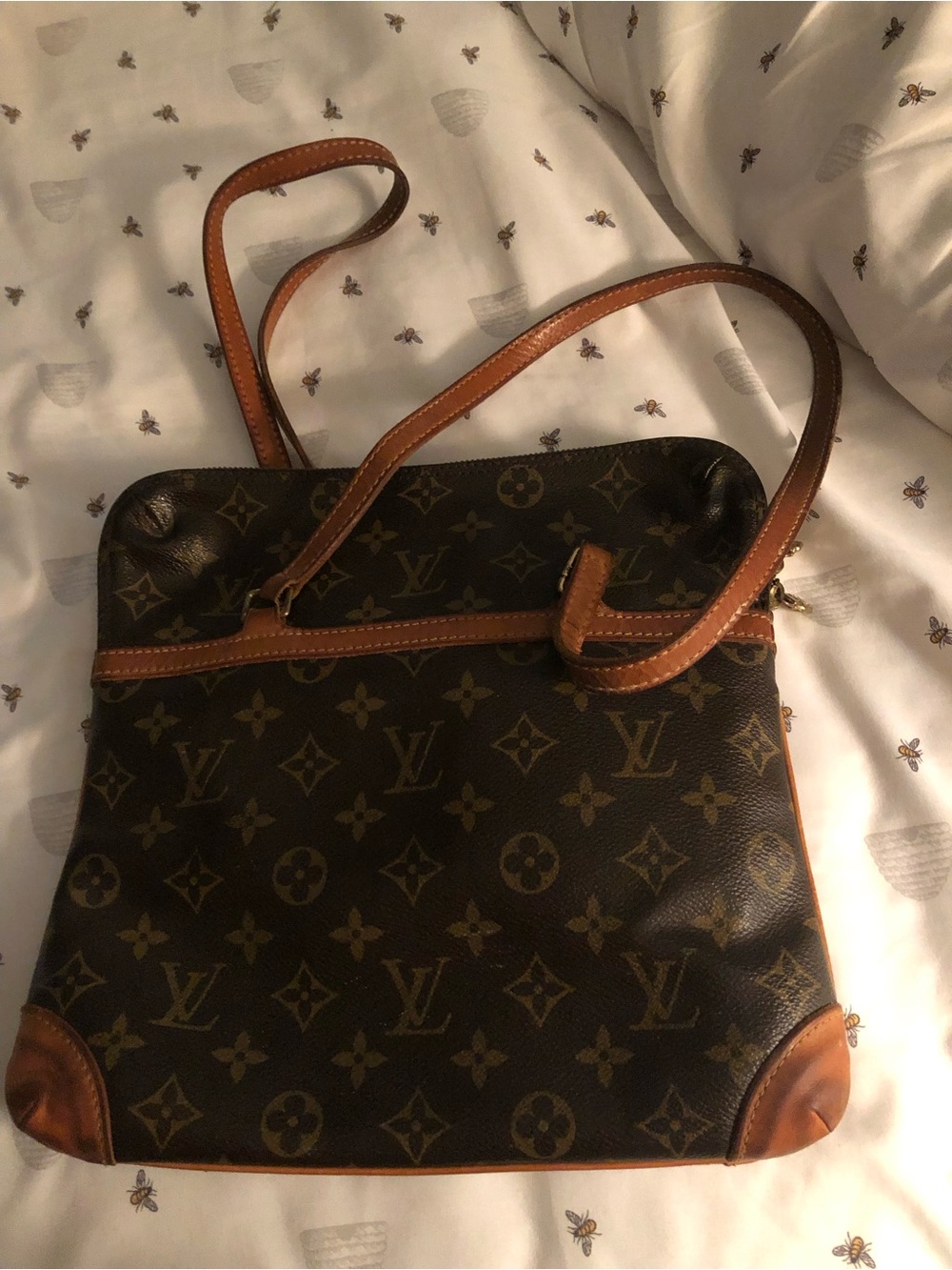 Louis Vuitton Red Suede Interior Shoulder Bag with Vachetta Trim - Picture 2 of 14